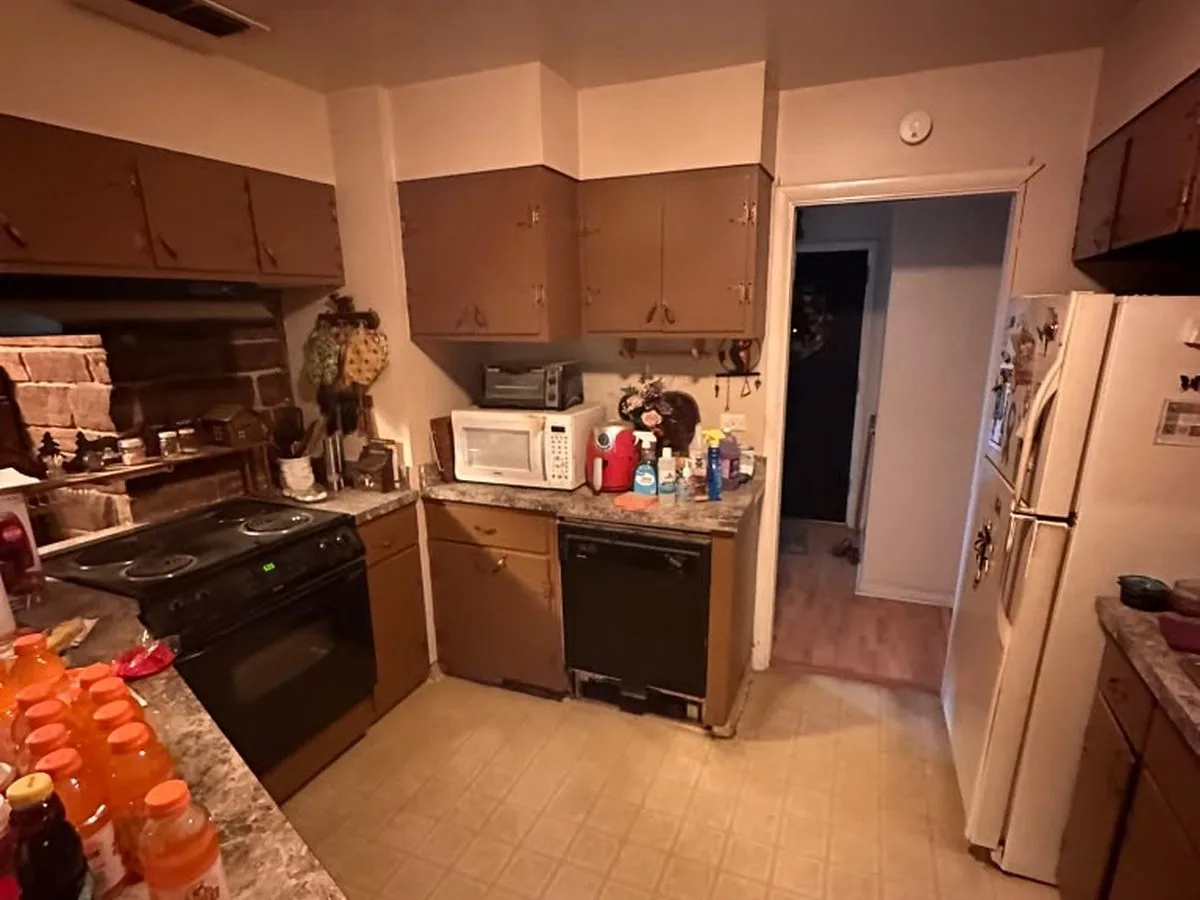 Olivehurst kitchen before renovation