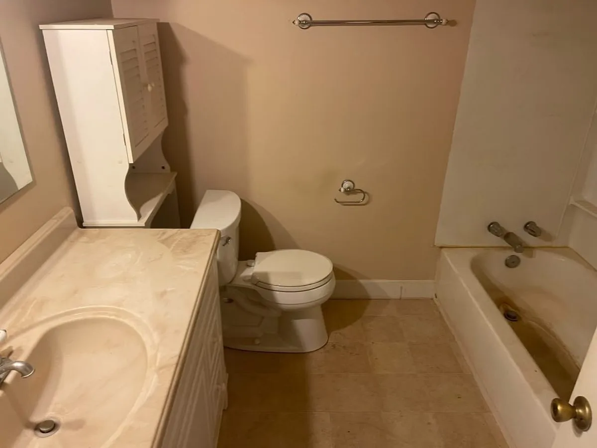 Olivehurst bathroom before renovation