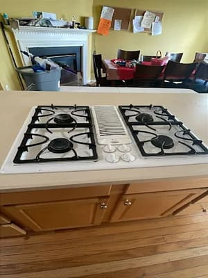 {{ custom_values.service_3 }} in {{custom_values.area_3})