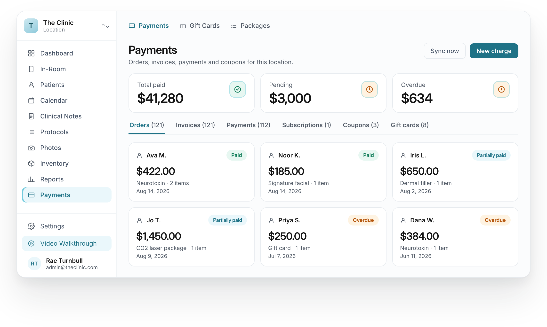 The payments view shows order records and displayed payment statuses.
