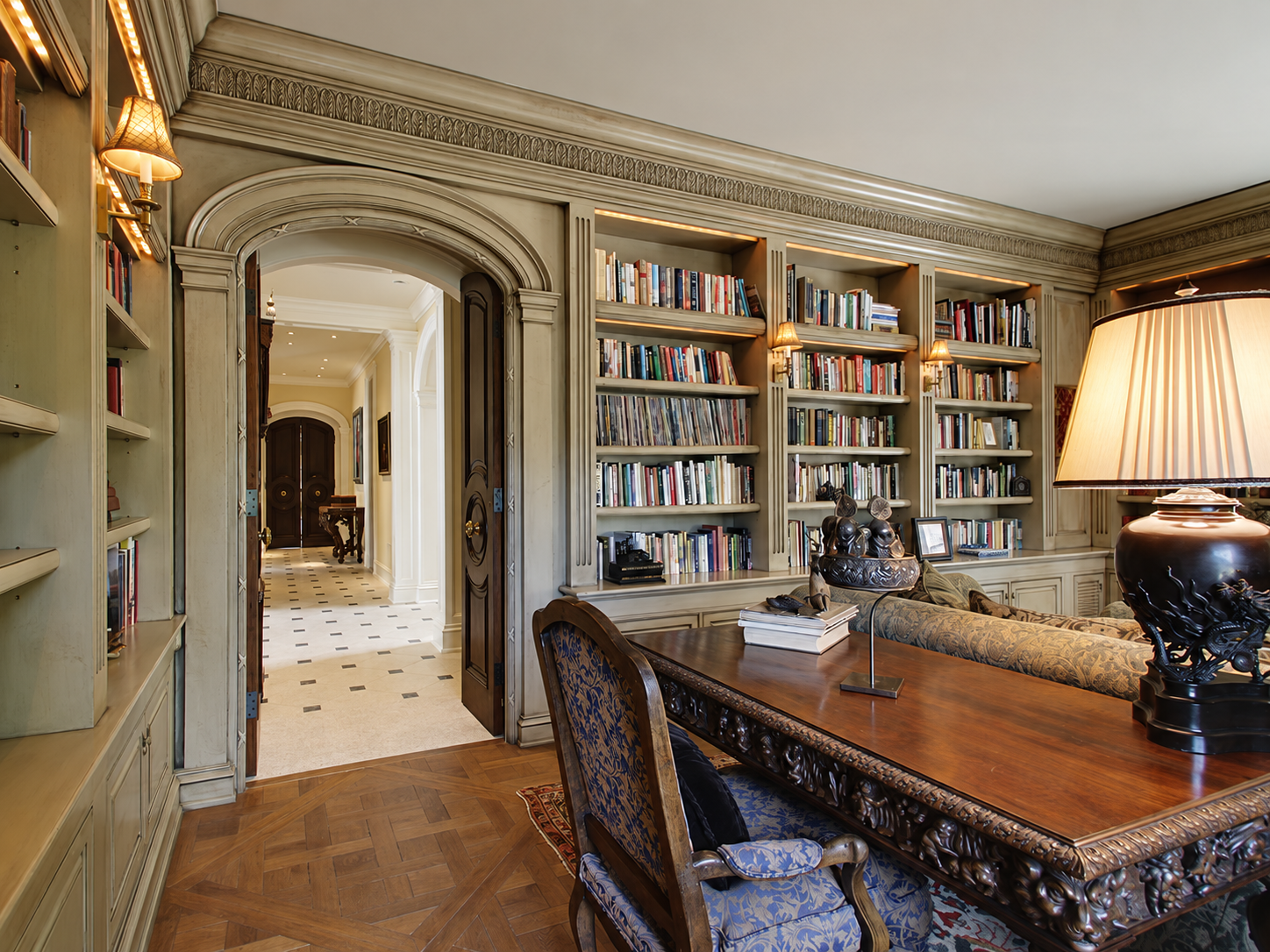 Courtyard Residence library and study