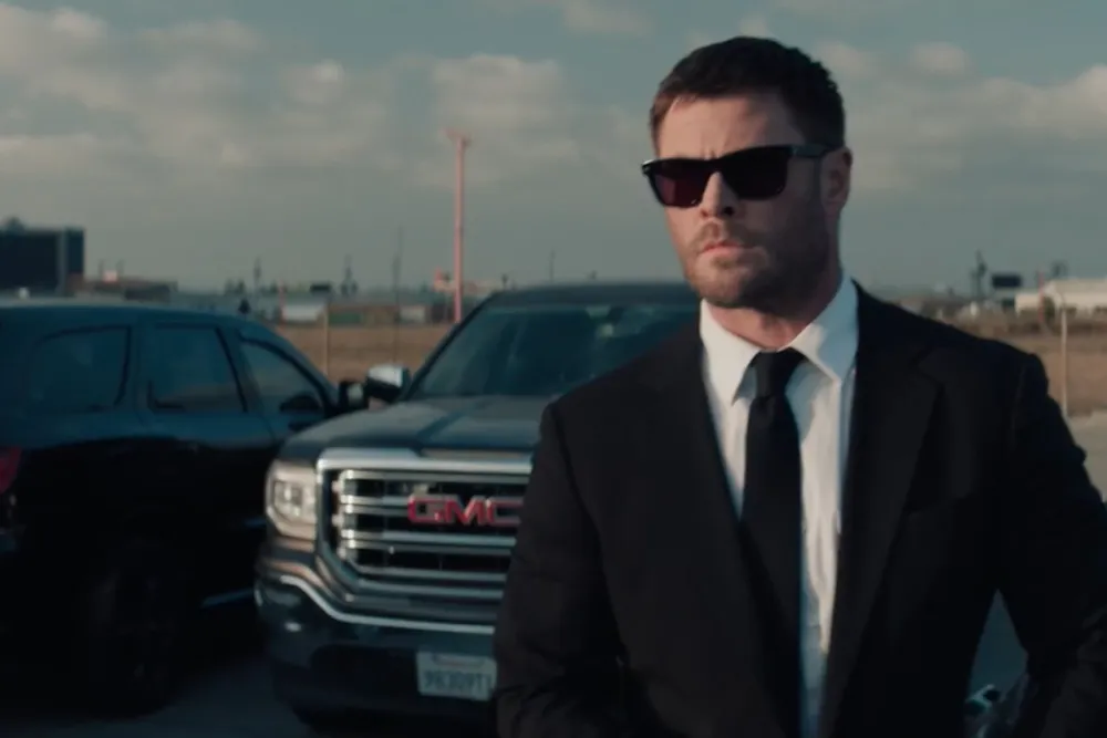 Crime 101 Features High Stakes Heists and Ensemble Cast