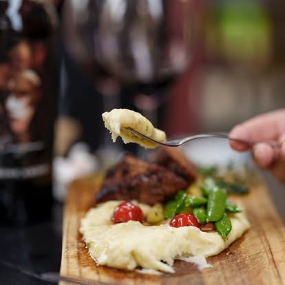 Oggi Bistro food and atmosphere