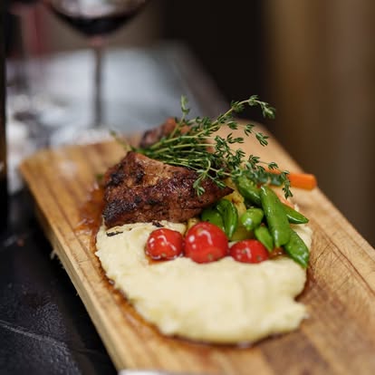 Oggi Bistro plated food