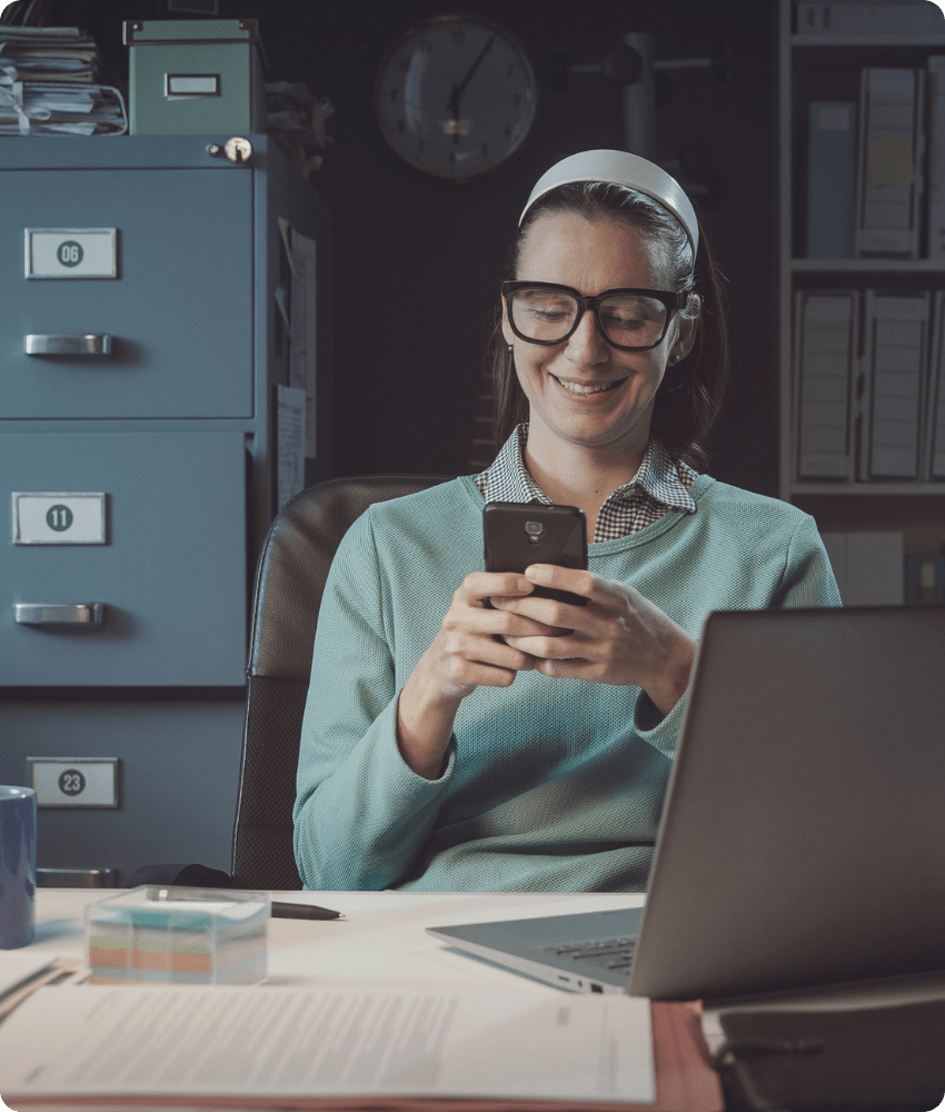 Leadit woman with laptop