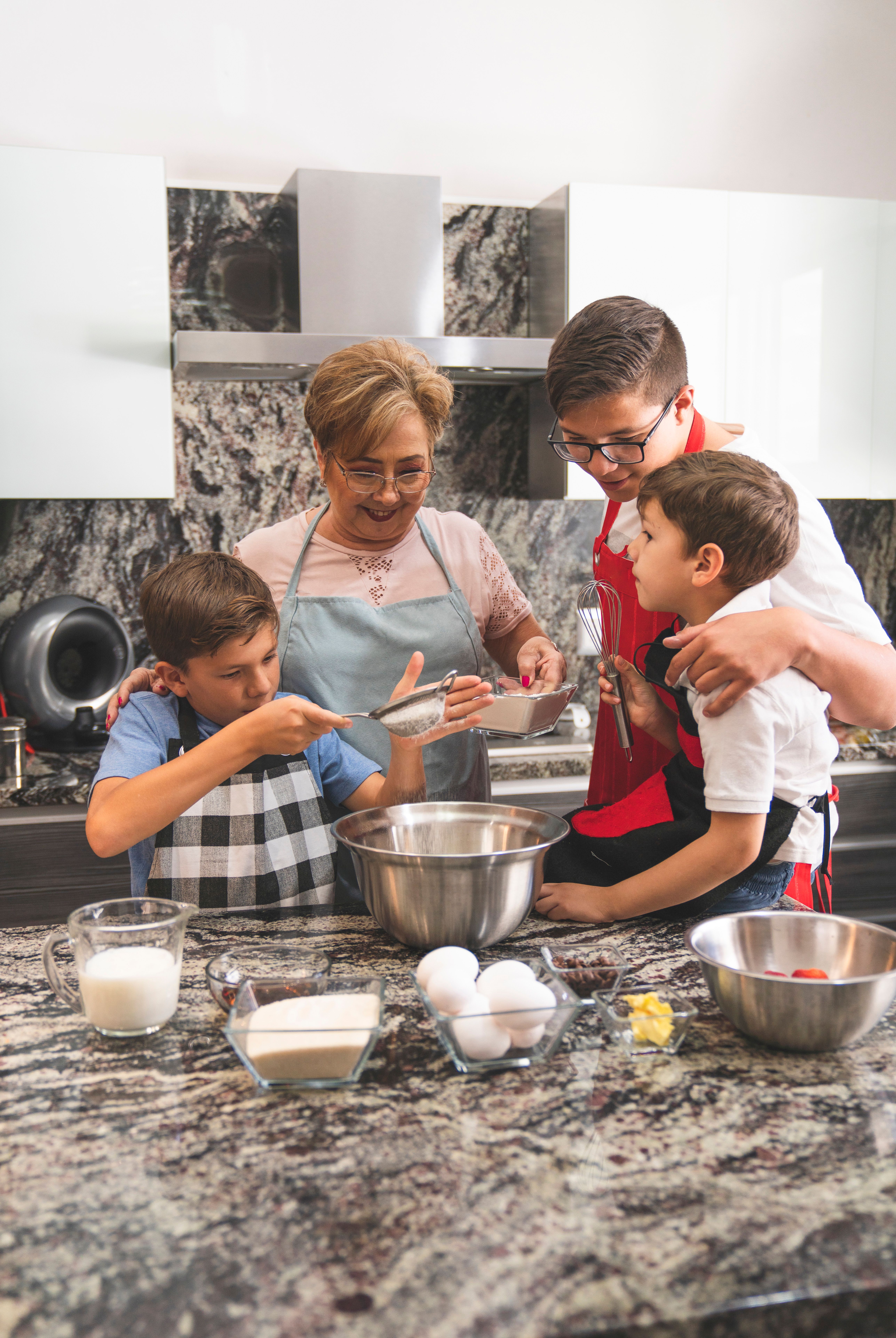 Teaching Children Basic Cooking Skills Through Family Life