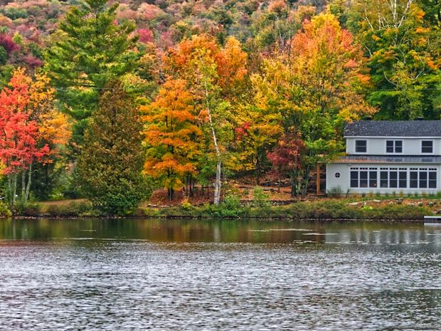 Laurentians lakefront