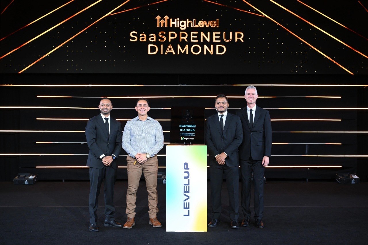 Jonathan Montoya at the HighLevel SaaSPRENEUR Diamond award event