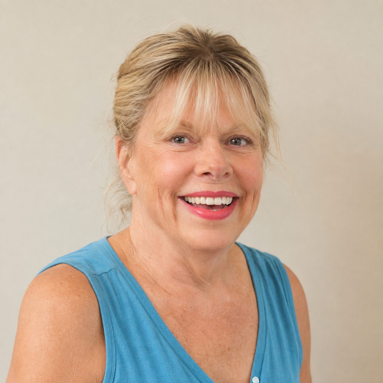 Leslie headshot