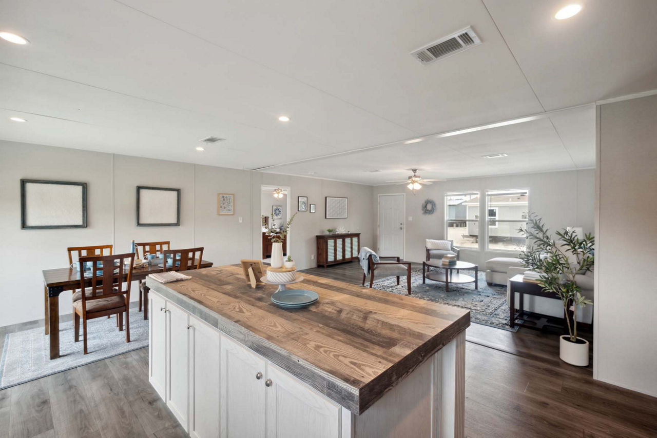 The Cleeve Double Wide gallery photo 8