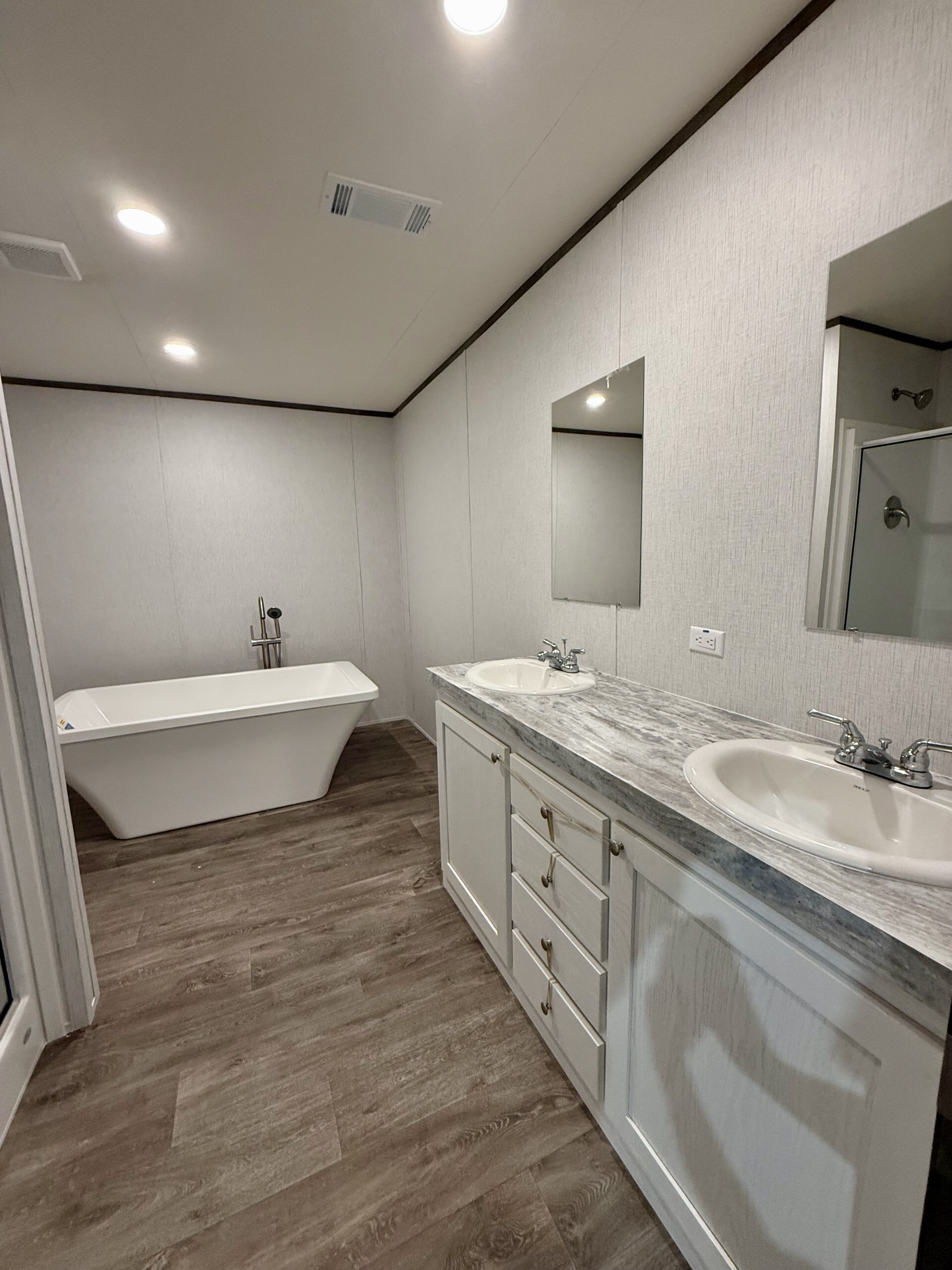 The Titan Double Wide gallery photo 8