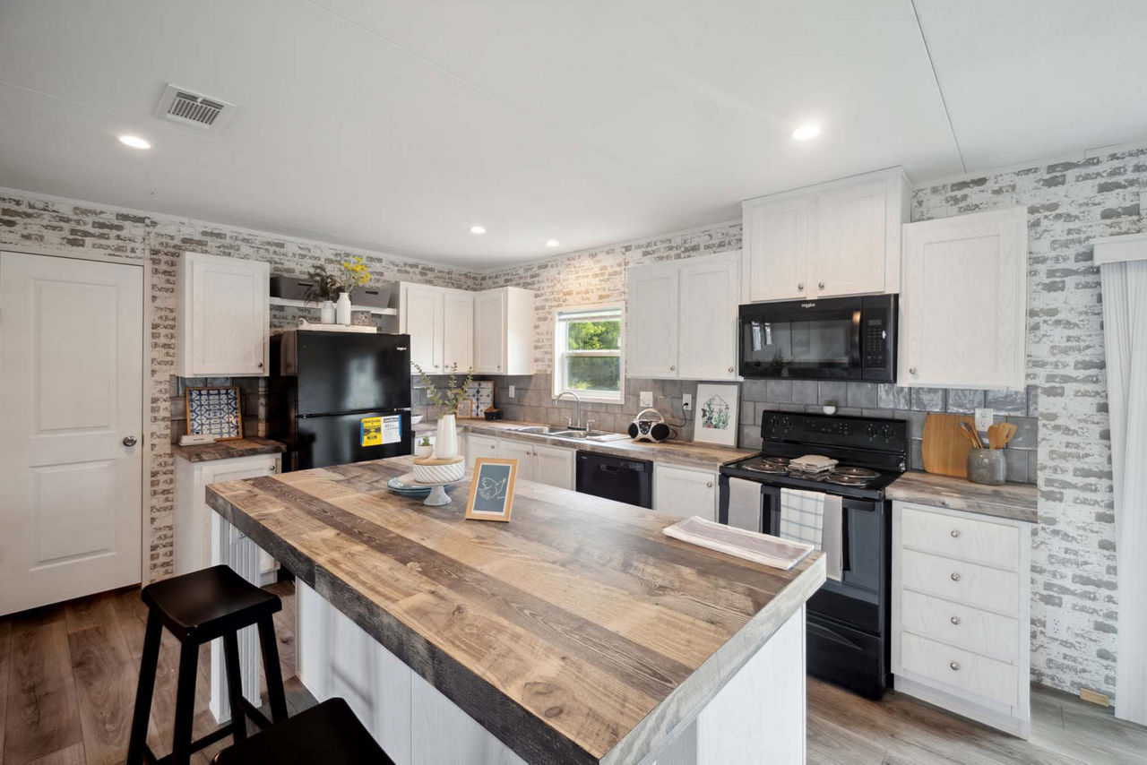 The Cleeve Double Wide gallery photo 3
