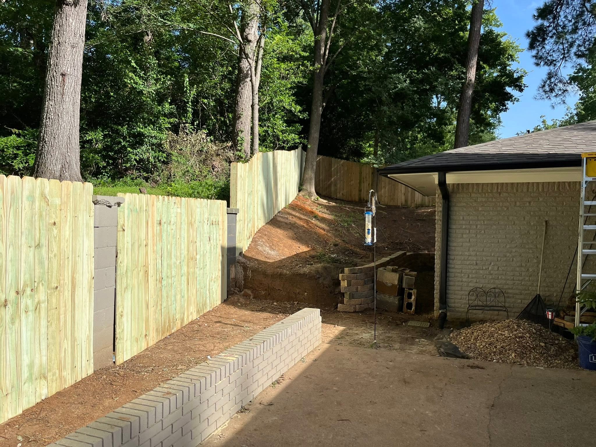 Custom Fence Building by DNR Projects Palestine Texas