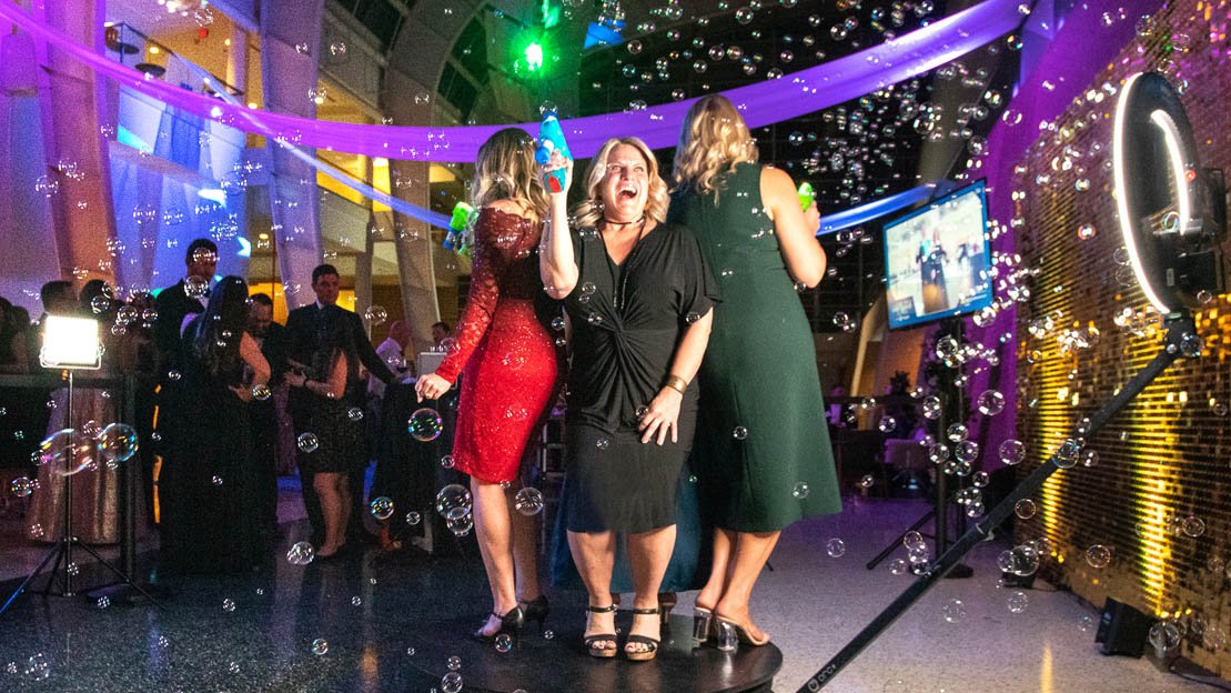 360 video booth with guests in slow-motion