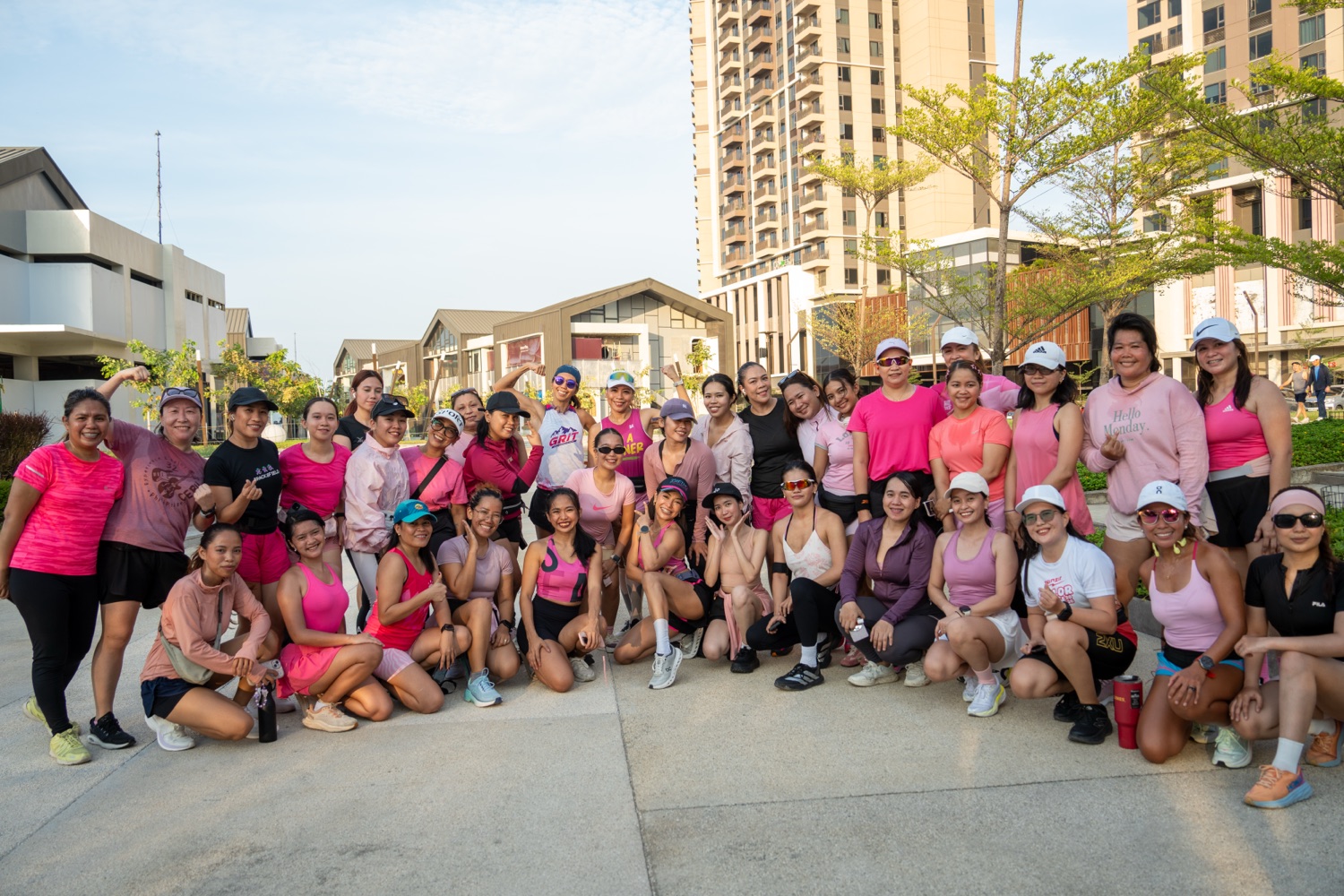 The full Run Club group photographed together