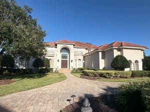 {{ custom_values.service_4 }} in {{custom_values.area_3})