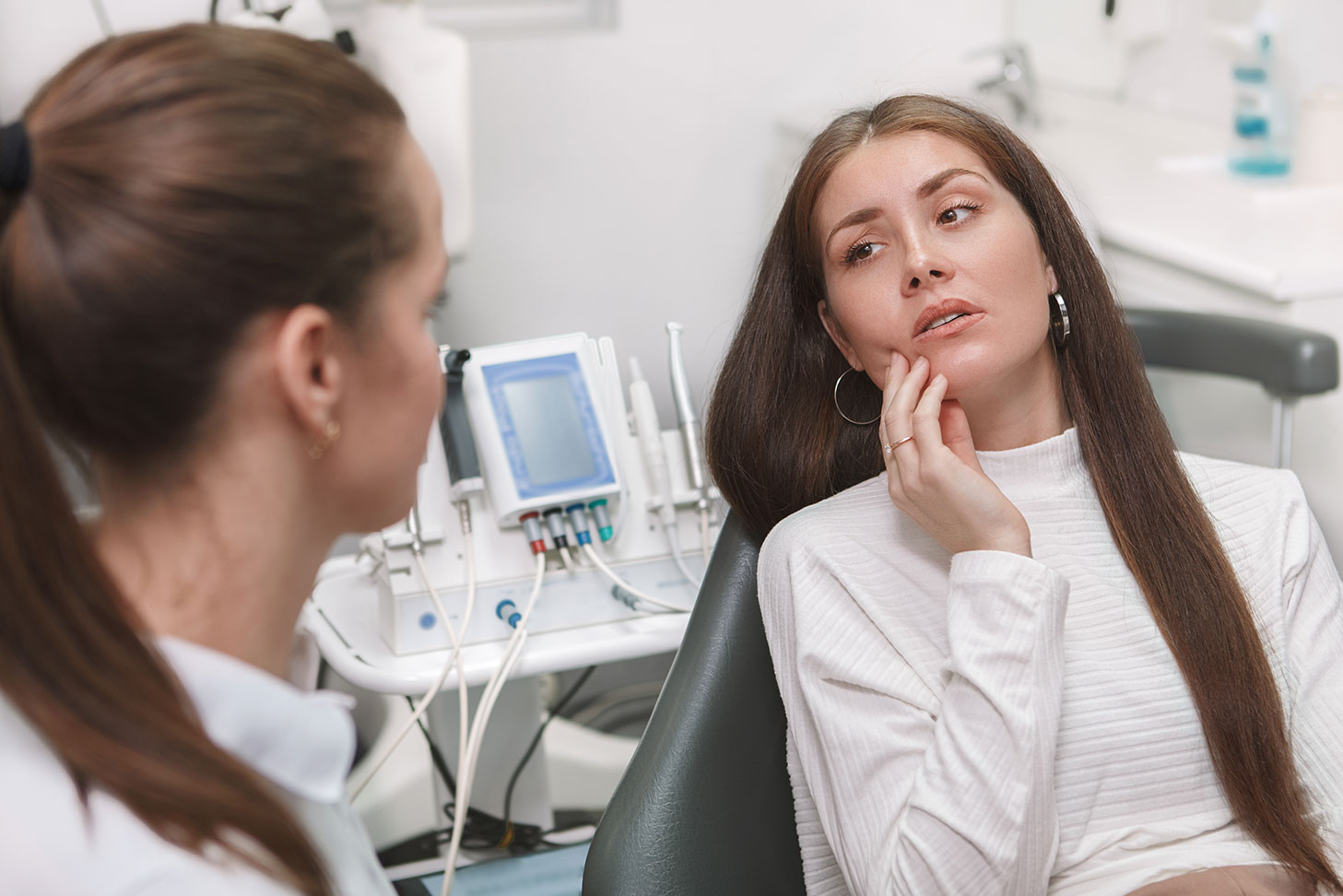 Woman with tooth pain