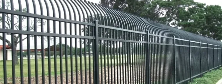 Vinyl privacy fence