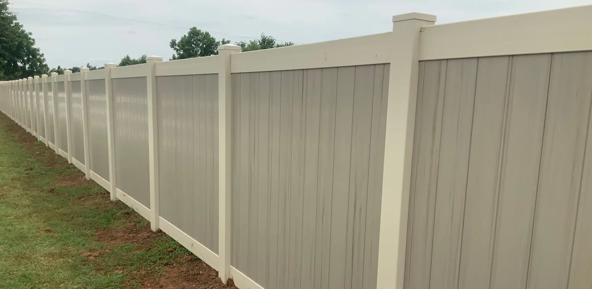 Commercial chain link fence