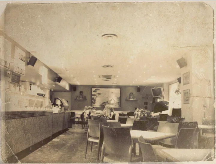 Black-and-white photo of the old Newtown North Indian Diner dining room before the renovation