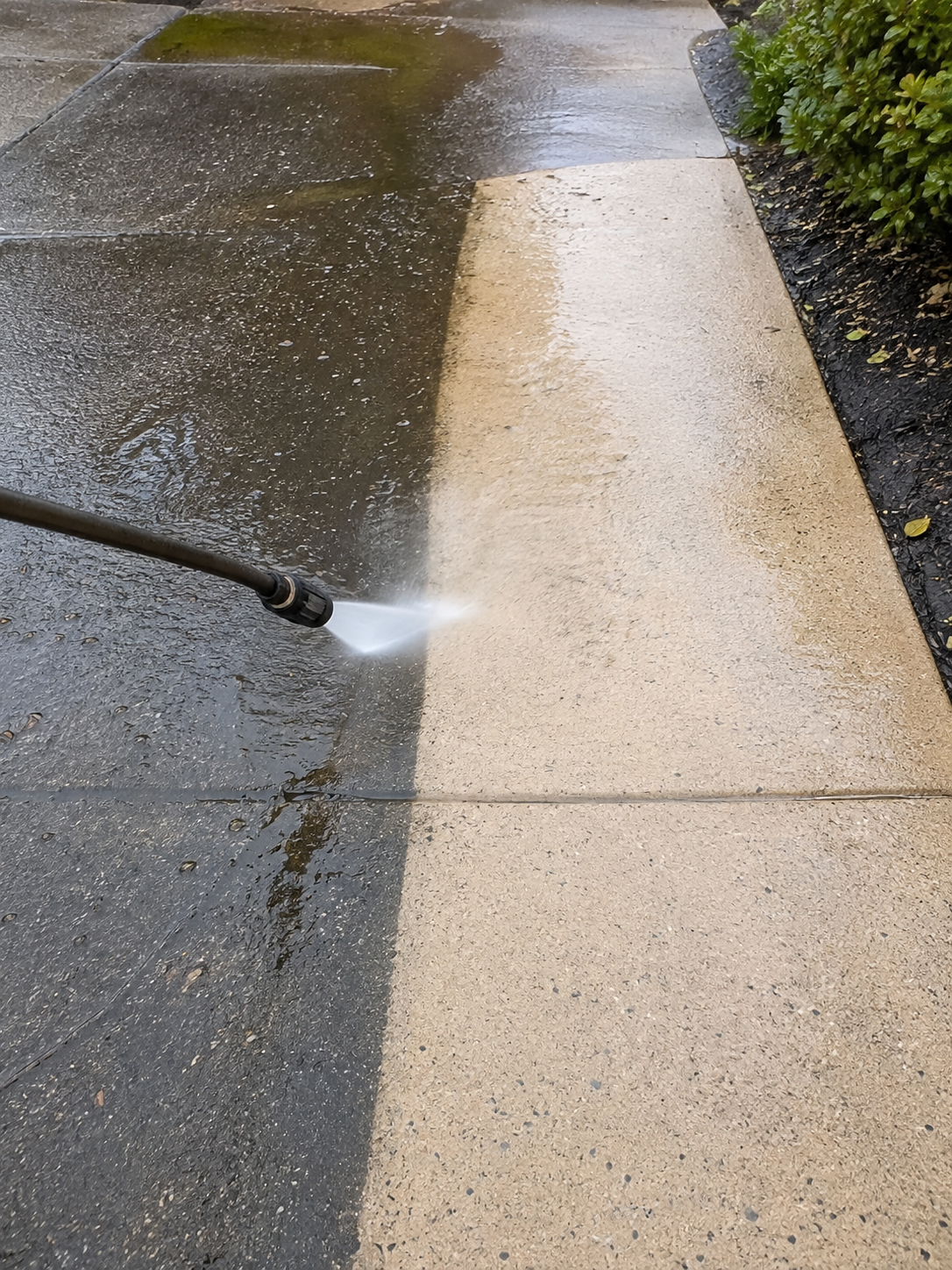Pressure washing service in Naples, FL driveway and patio