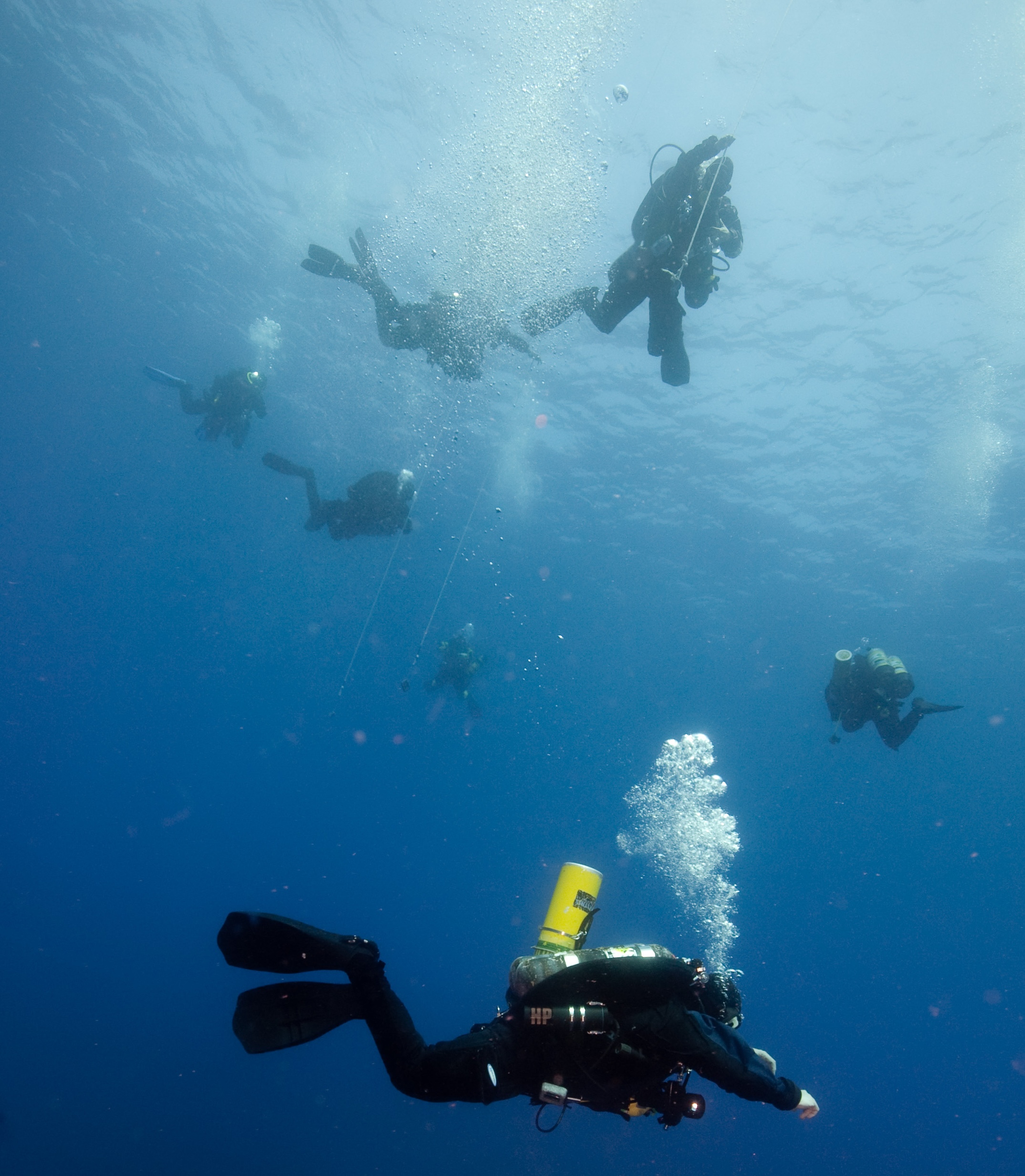 Divers on Deco Divers on Deco