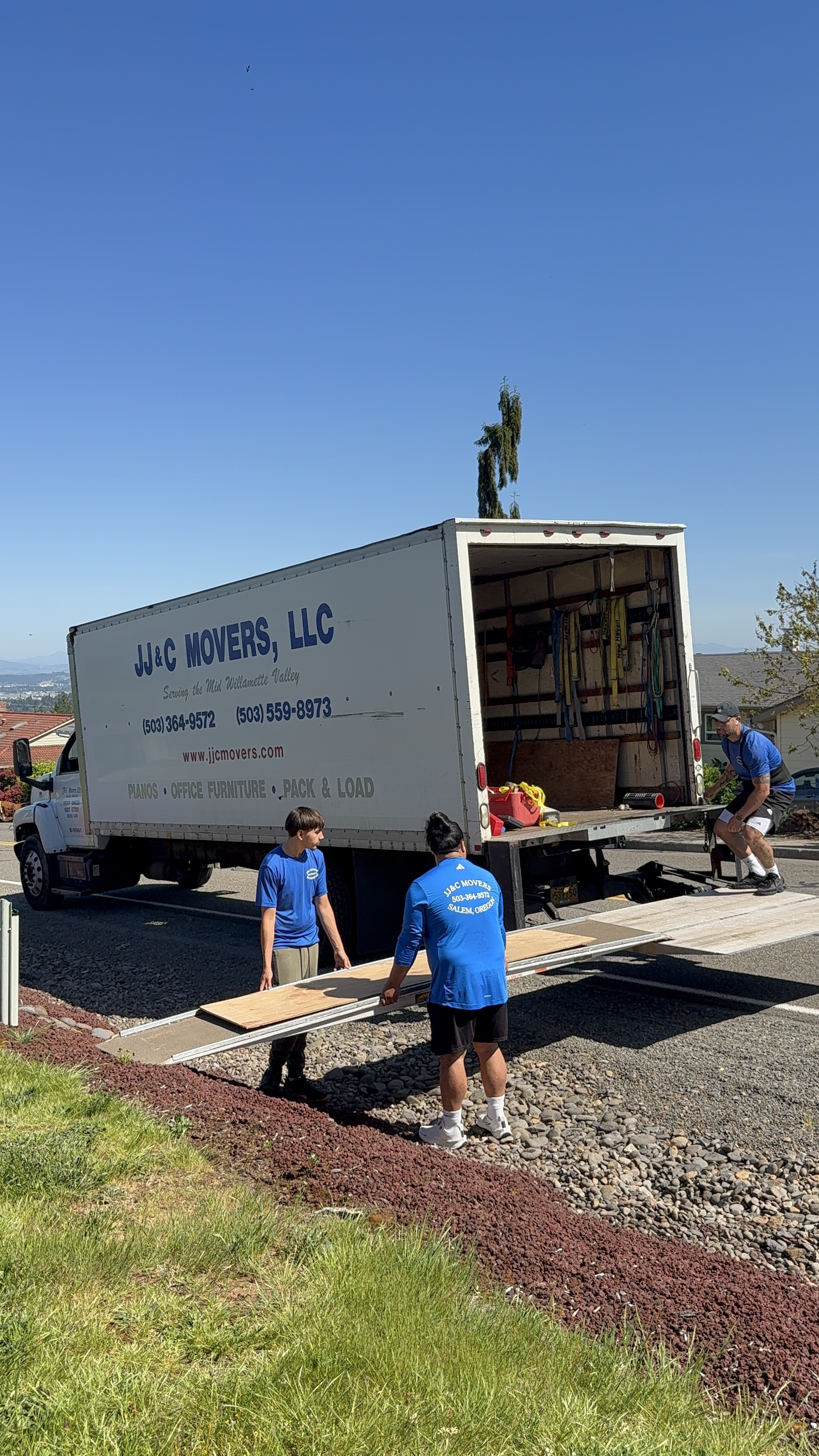 JJ & C Movers