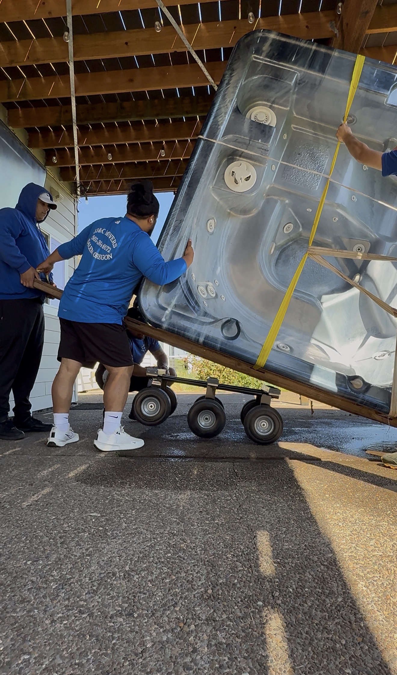 JJ & C Movers crew