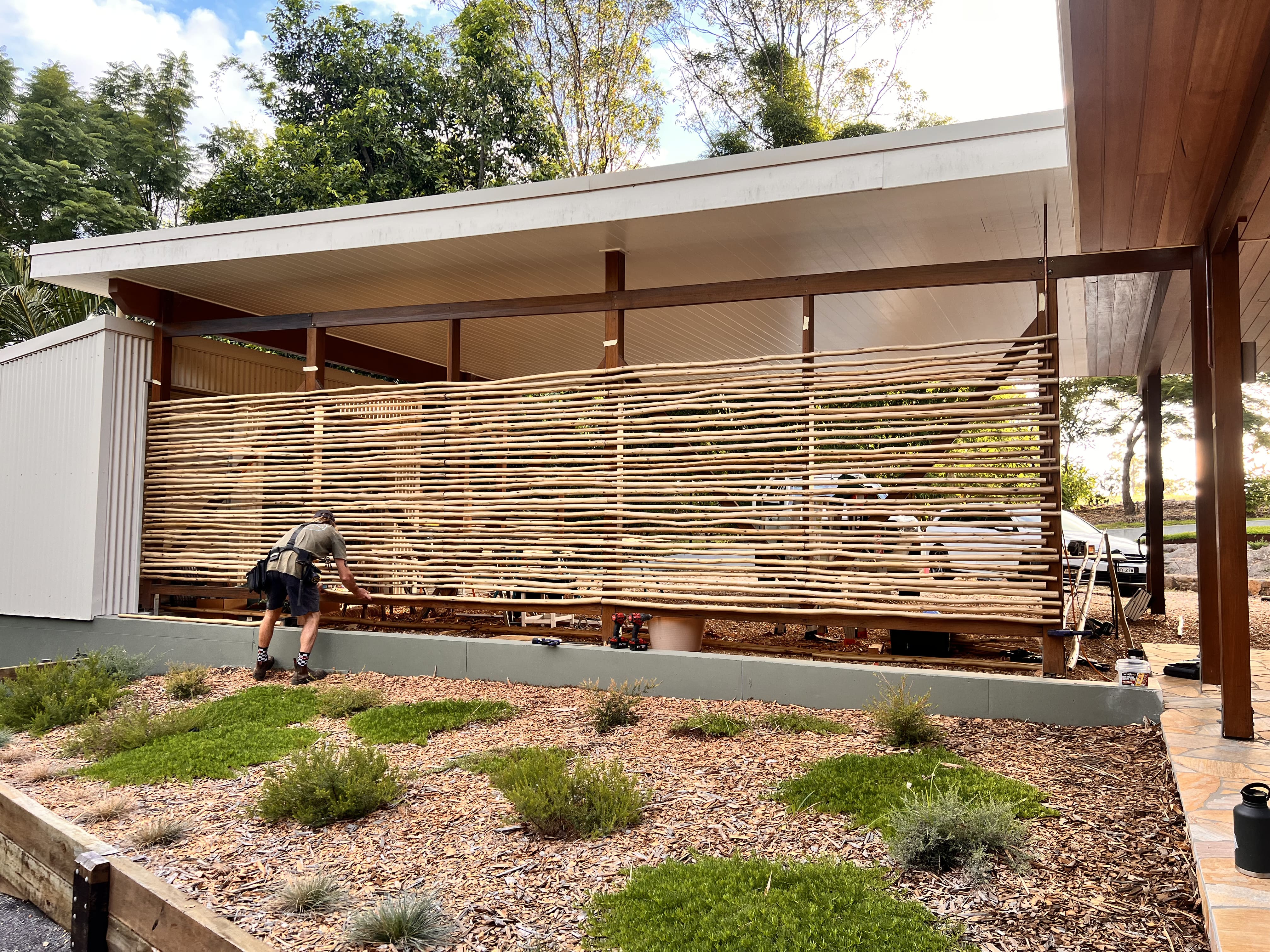 Hardwood deck and timber screening carpentry in Byron Bay, Northern Rivers NSW