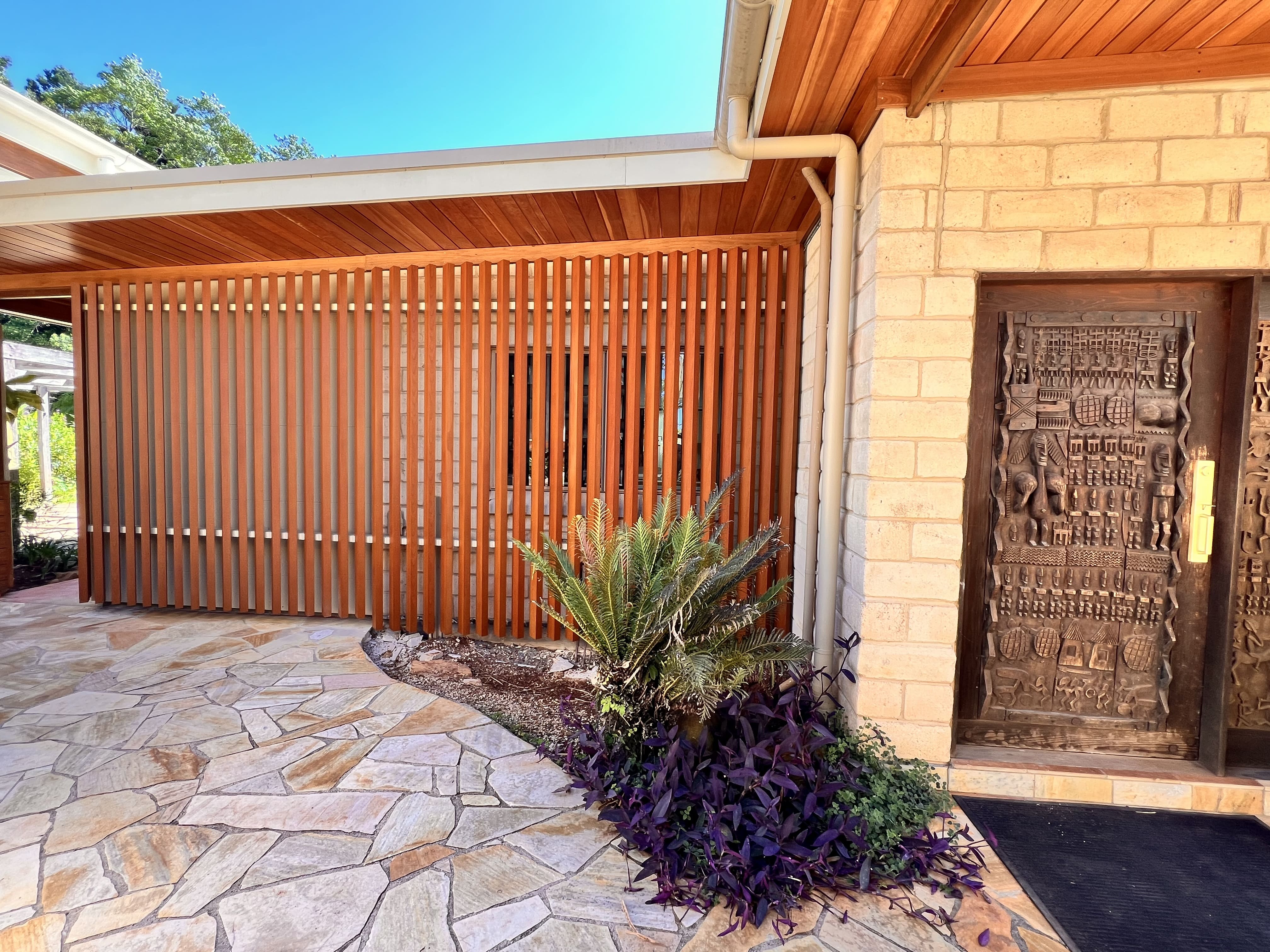 Custom home build with timber screening by Palm Avenue Projects, Northern Rivers NSW