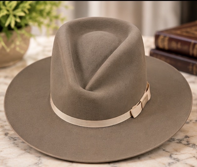 Tracy Delmar Boutique hat