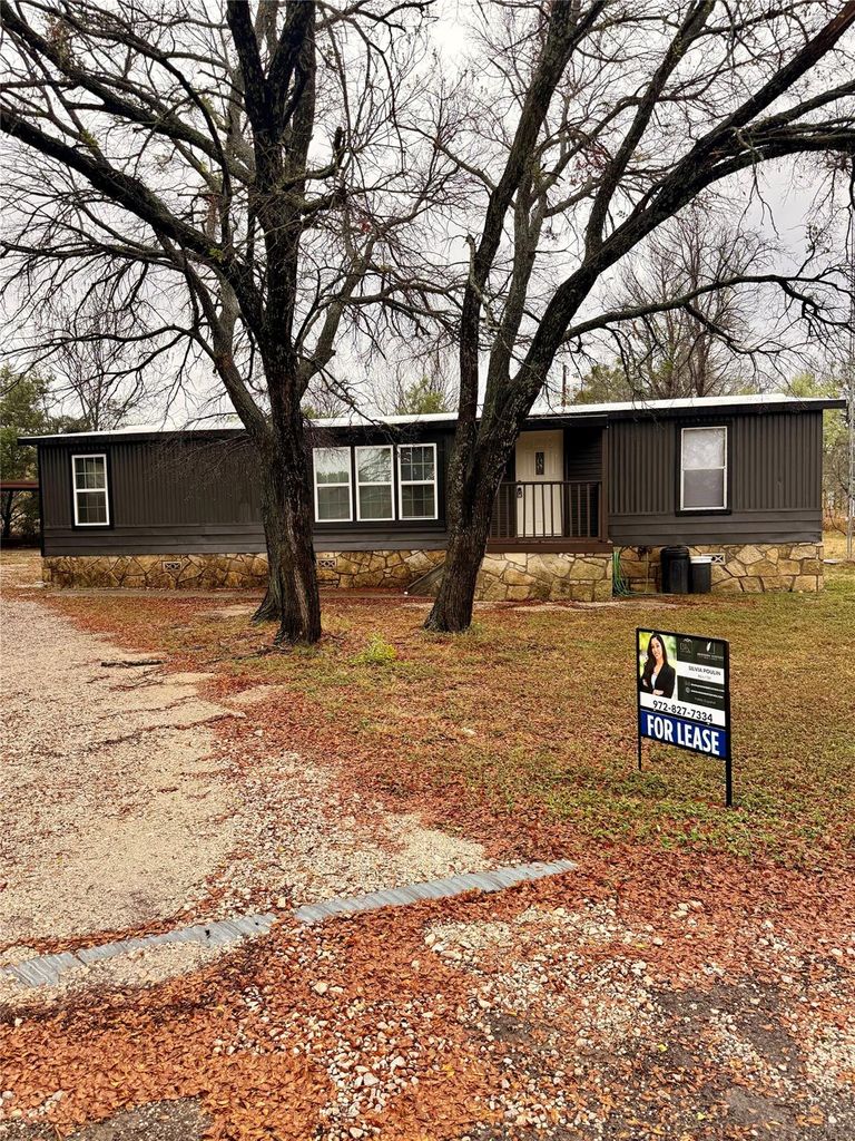 923 Guadalupe River Dr, Granbury TX - Leased Feb 2026