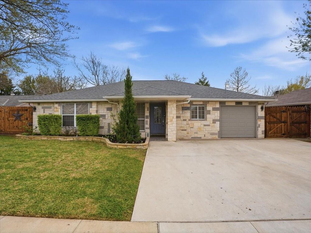 2324 Cripple Creek Dr, Arlington TX - Leased Mar 2026