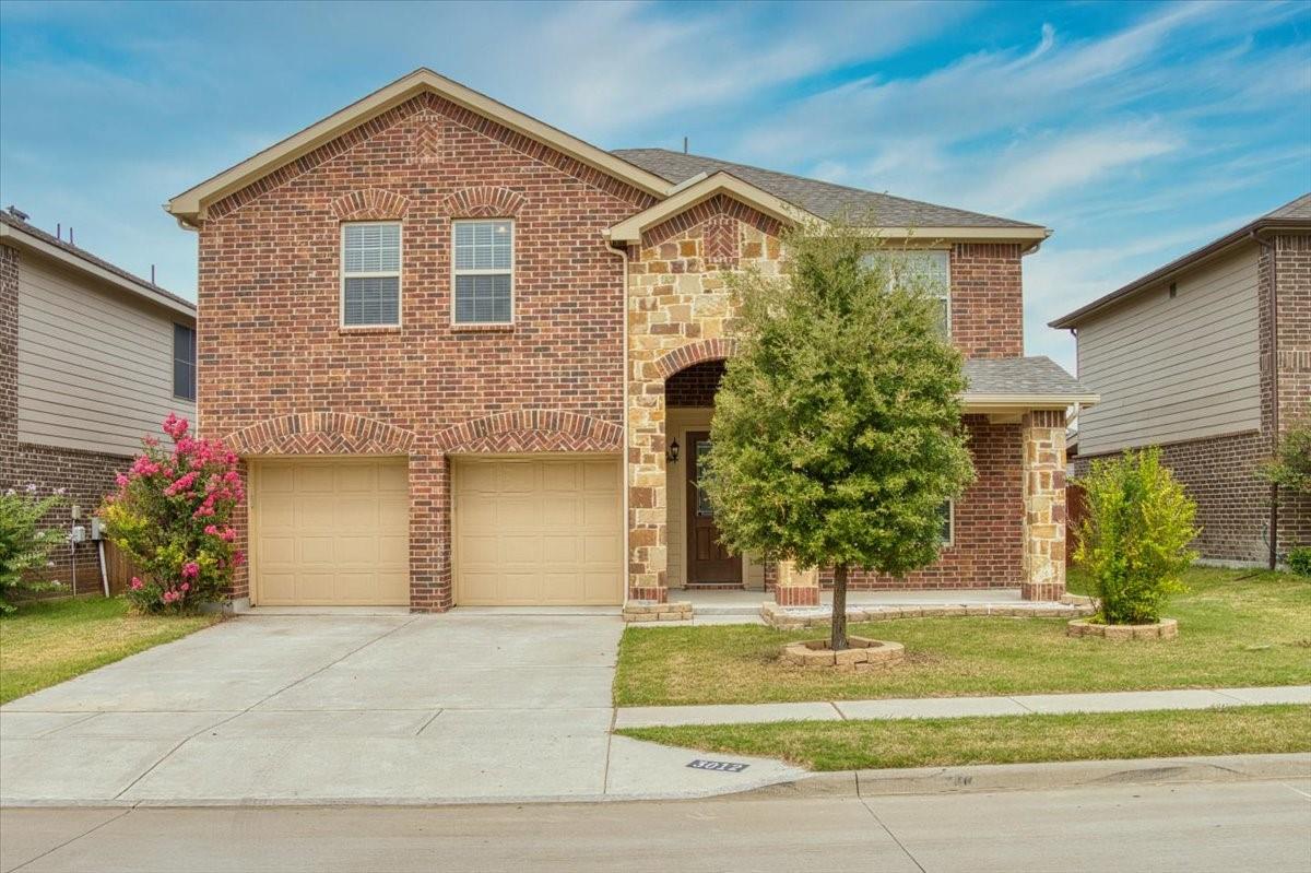 3012 Whitetail Chase Dr, Fort Worth TX - Two-story home for rent