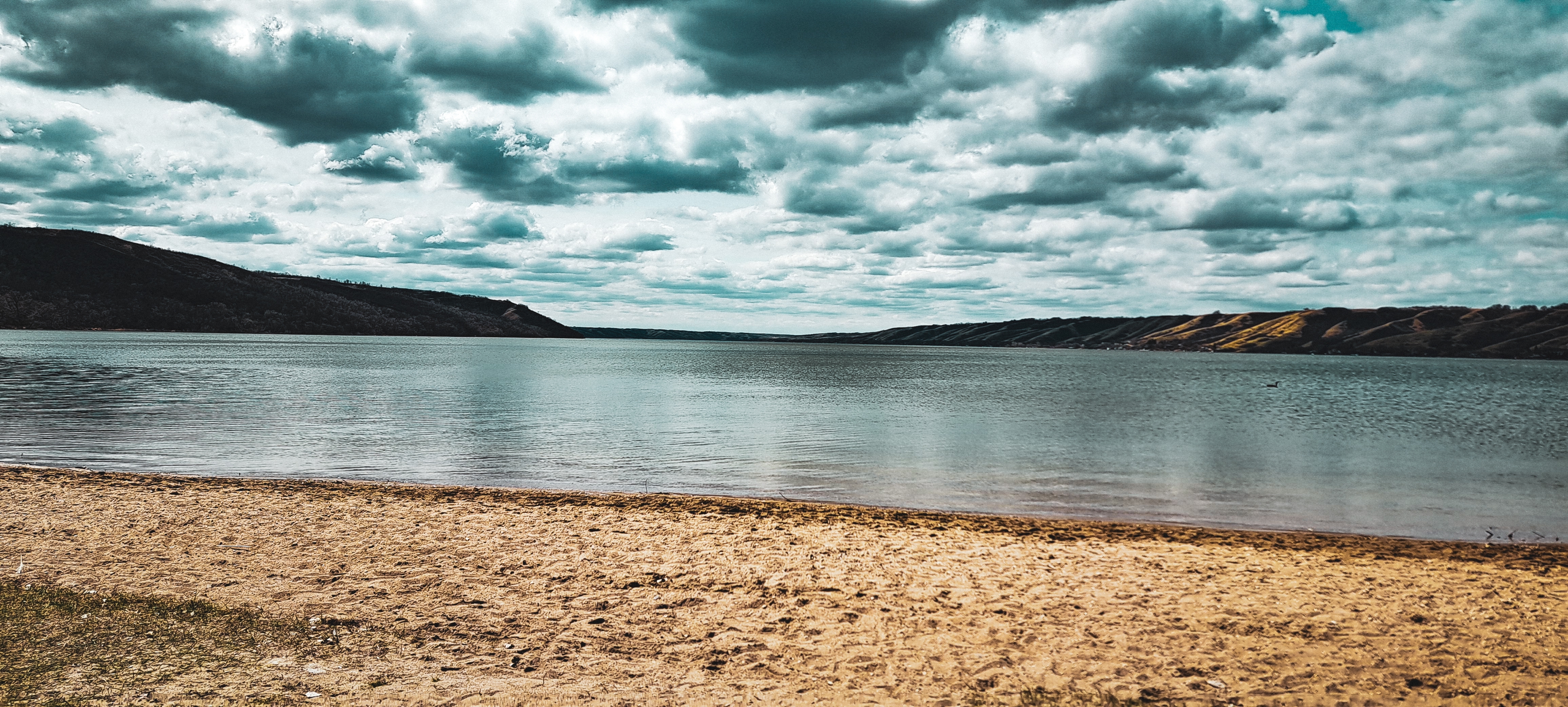  Chiropractor performing a spinal adjustment near Fort Qu’Appelle, helping clients manage pain and improve movement.