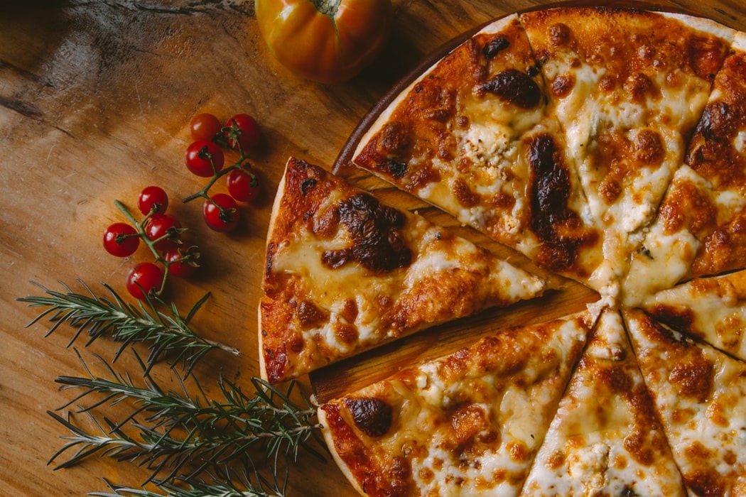 Outdoor pizza scene