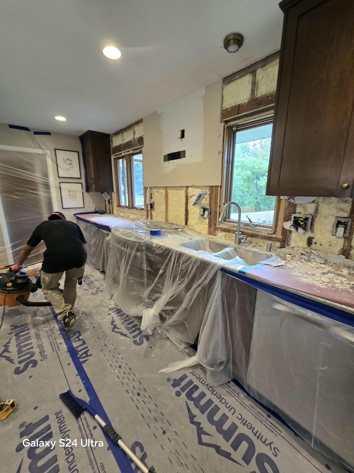 Ceramic tile backsplash installation completed by Castro Remodeling & Painting LLC in Minneapolis MN