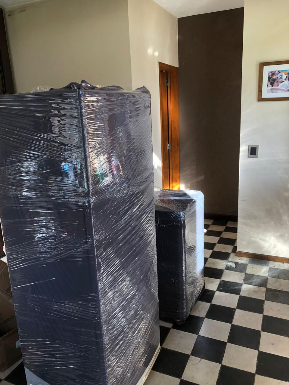Mueble envuelto en film para mudanza estándar