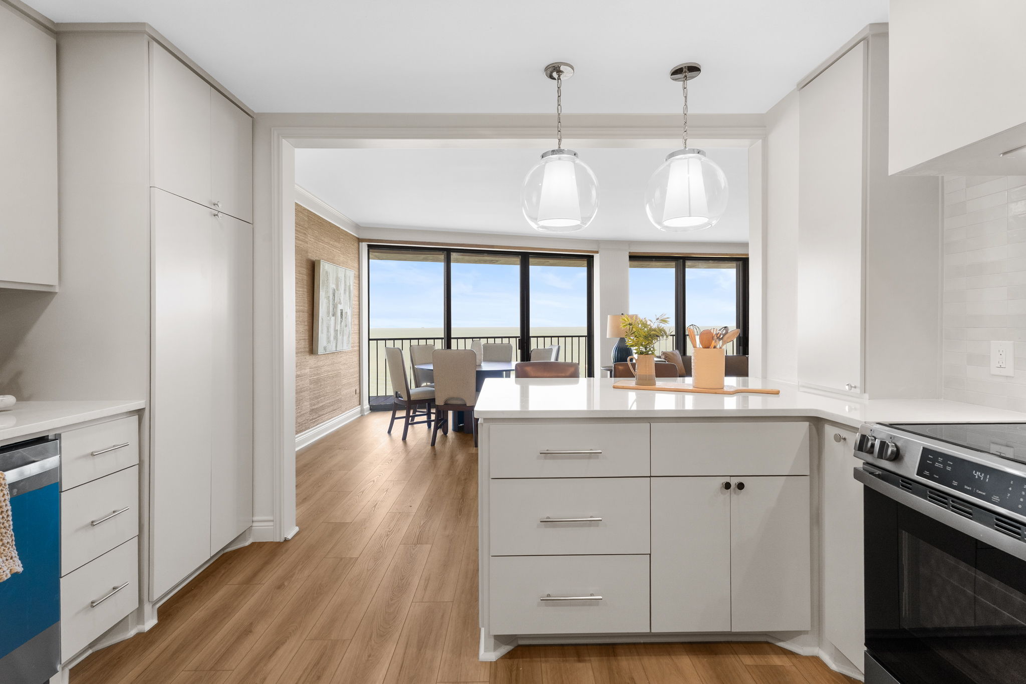 4500 Ocean Drive 5A interior view