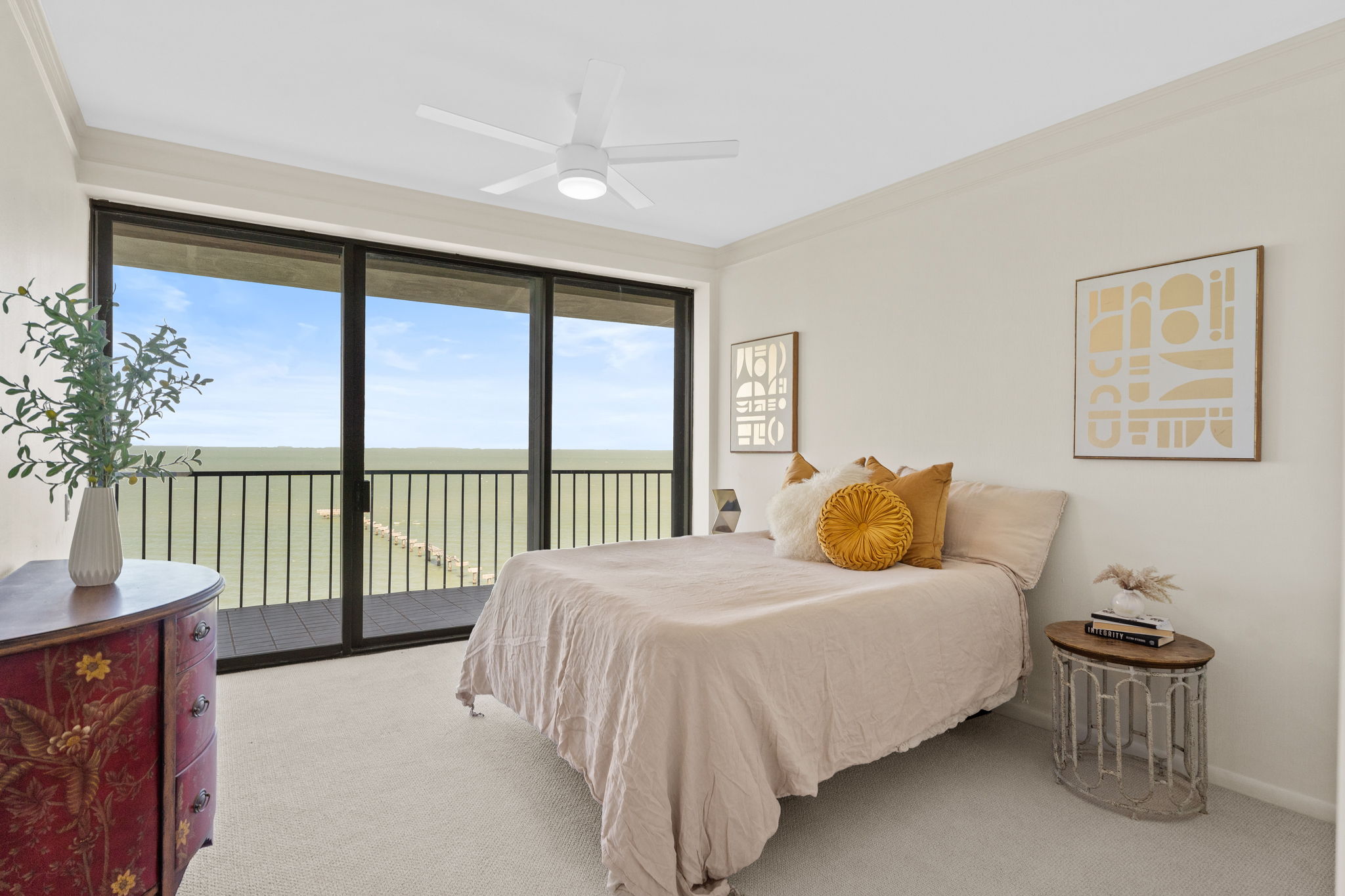 4500 Ocean Drive 5A interior view