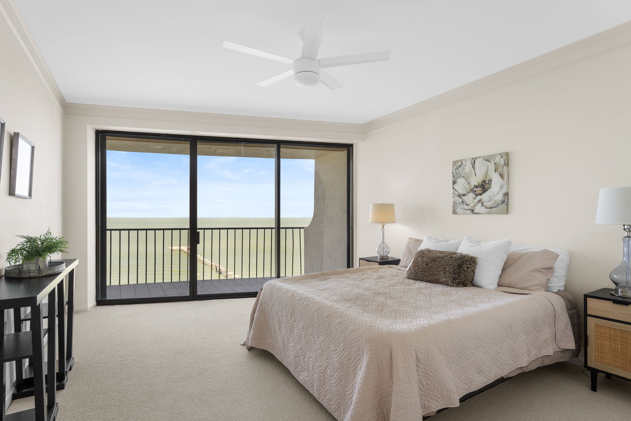 4500 Ocean Drive 5A interior view