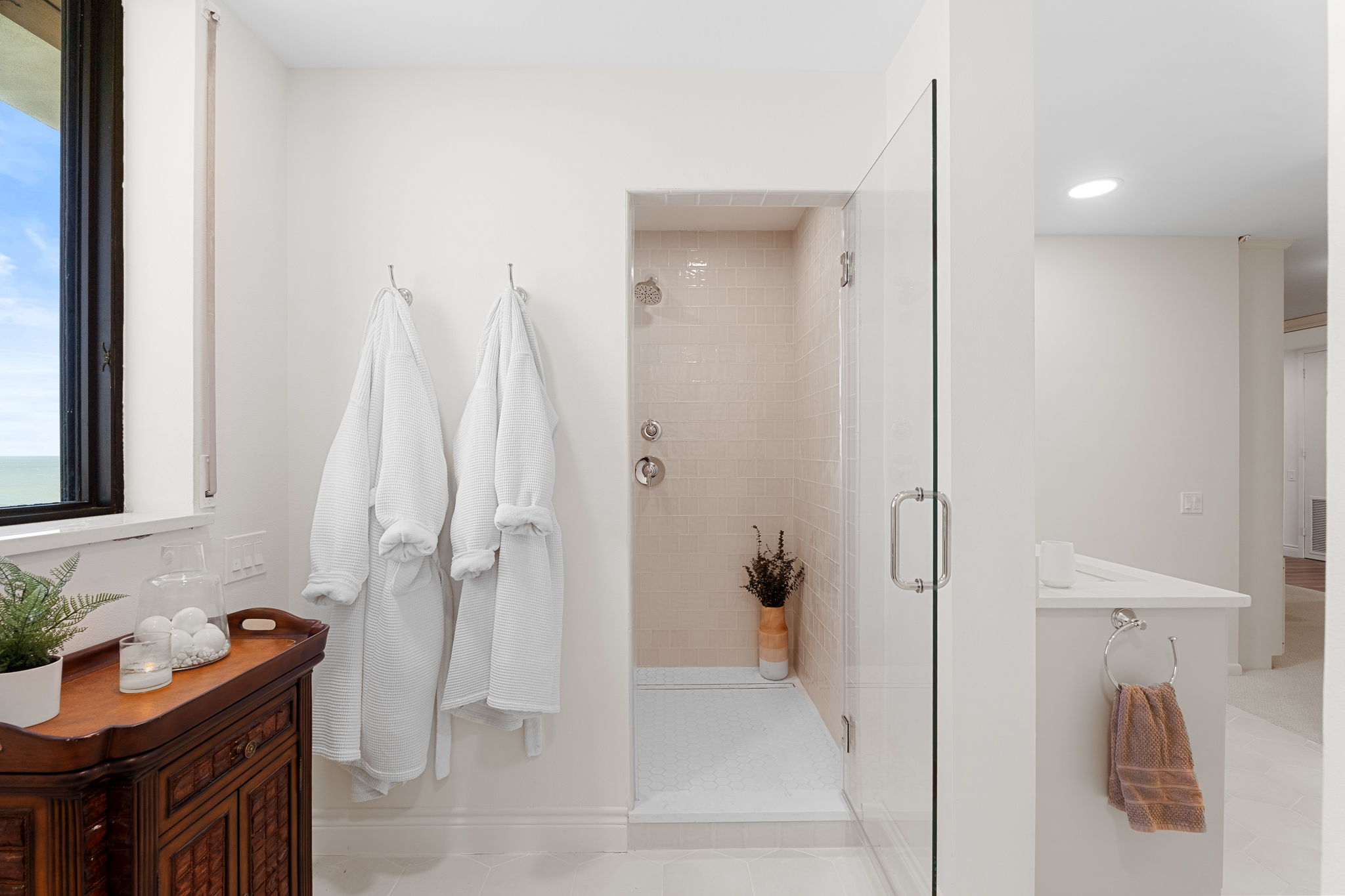 4500 Ocean Drive 5A interior view