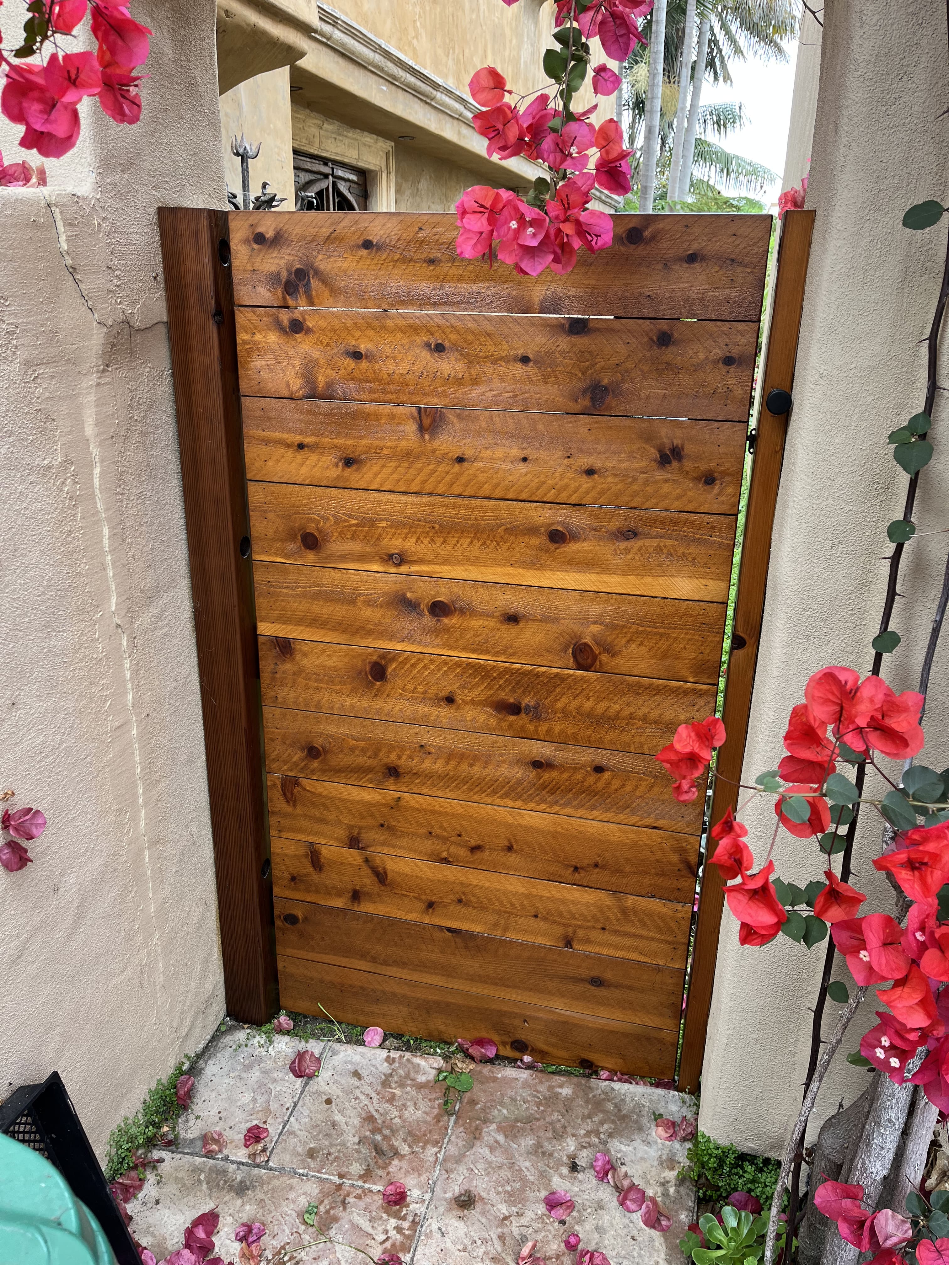 {{ custom_values.service_2 }} in {{custom_values.area_2})