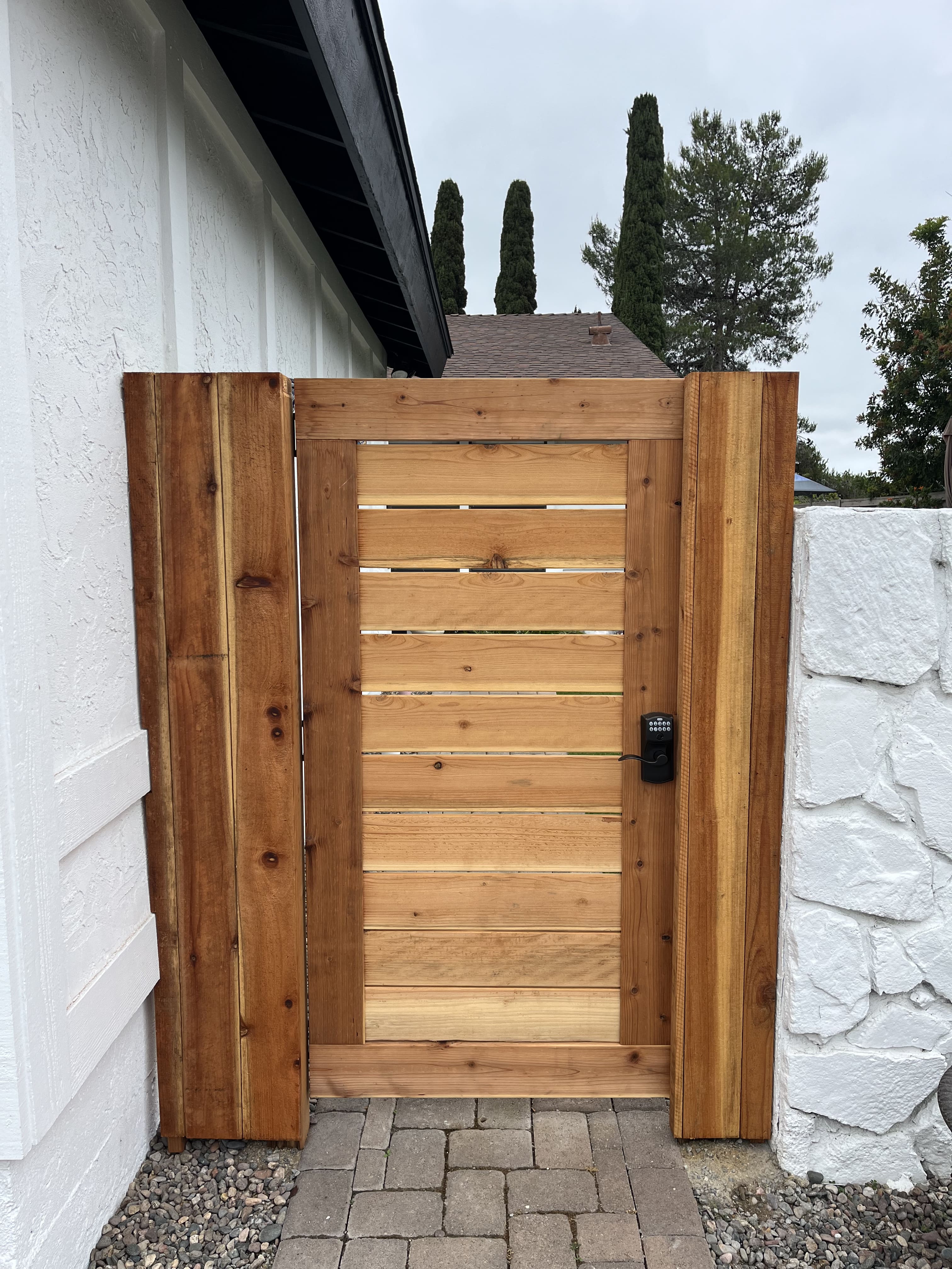 {{ custom_values.service_4 }} in {{custom_values.area_2})