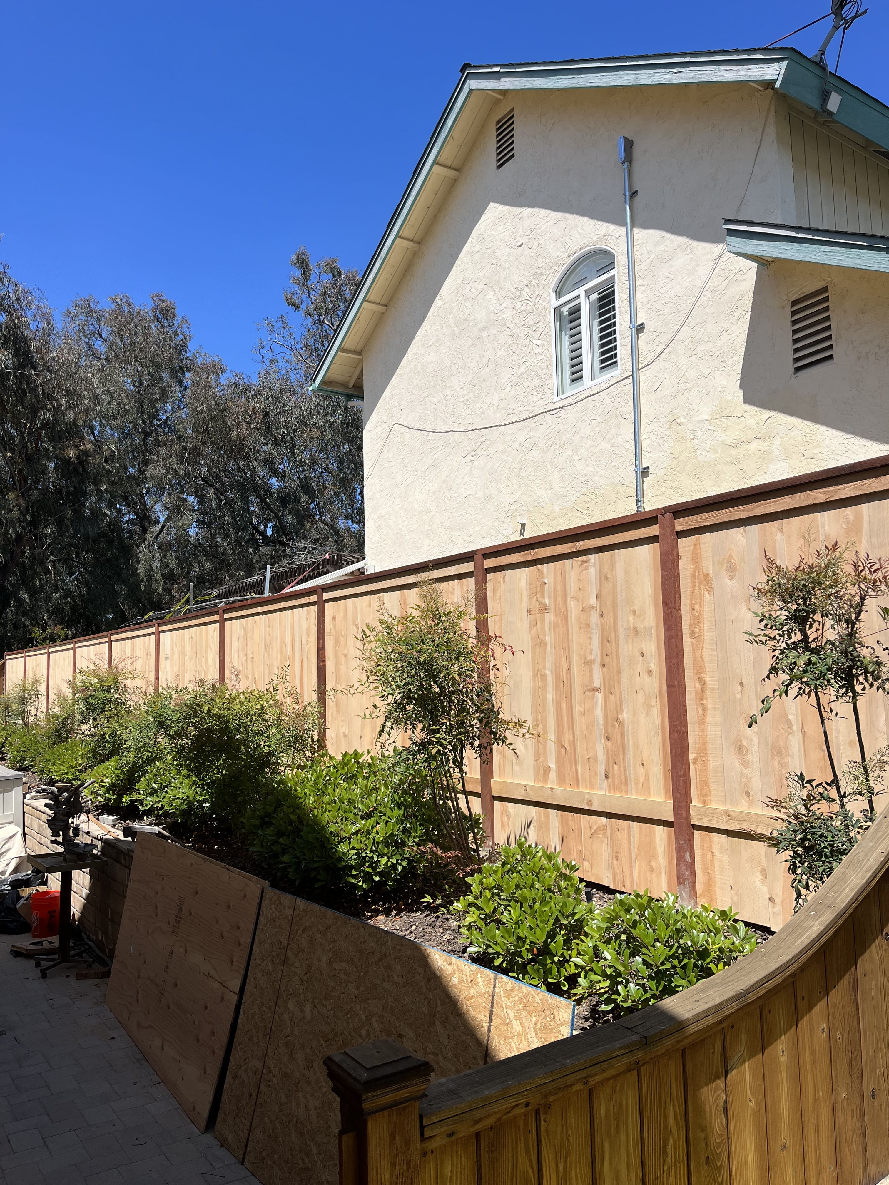 {{ custom_values.service_4 }} in {{custom_values.area_2})