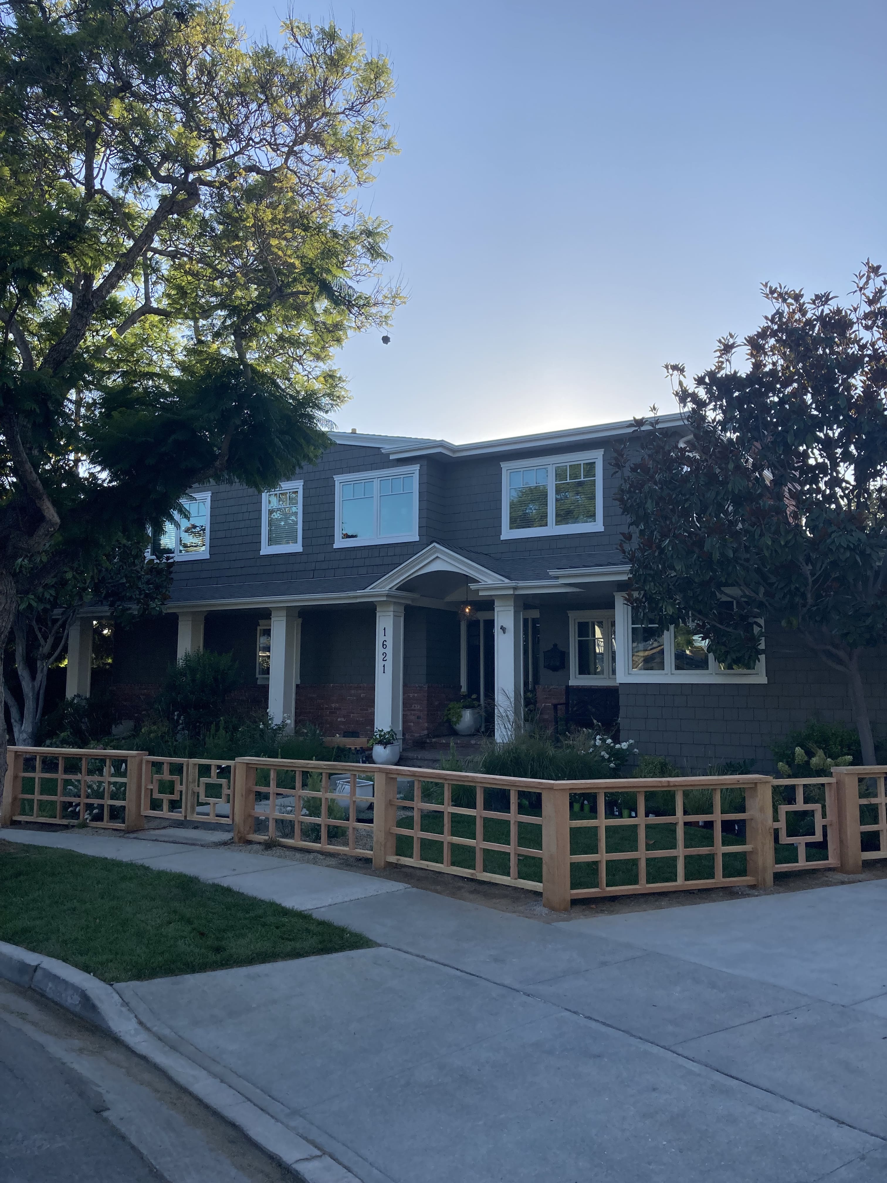 {{ custom_values.service_4 }} in {{custom_values.area_2})