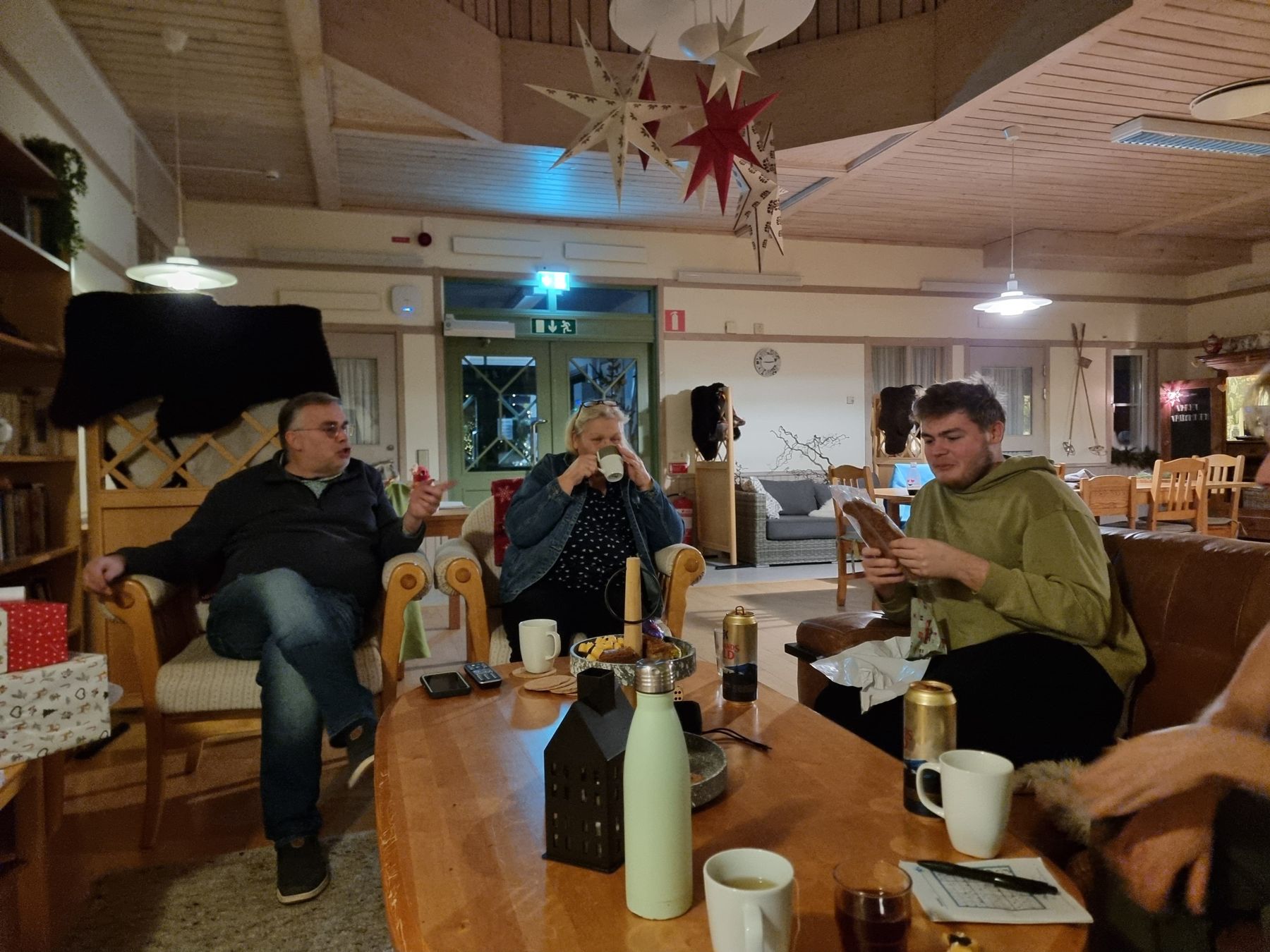 Samen bijpraten in de lounge