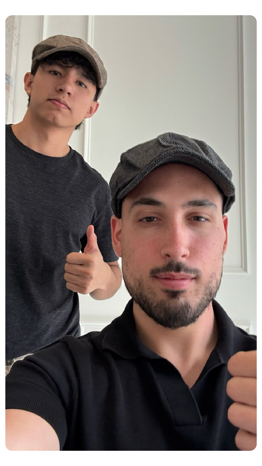 Marco con un cliente