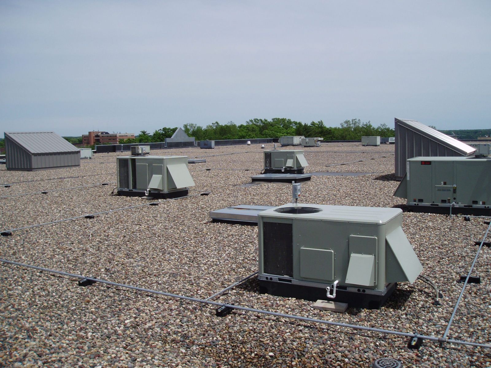 Commercial low-slope roofing system