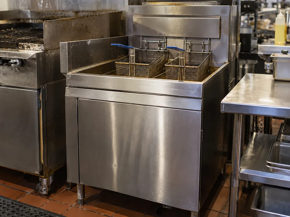 Commercial fryer ready for service after temperature repair in Atlanta